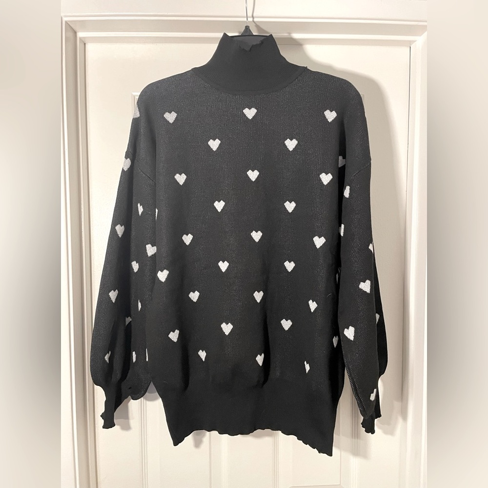 NWT ✨ ASOS 🖤 Black & Grey Heart Print Turtleneck Sweater